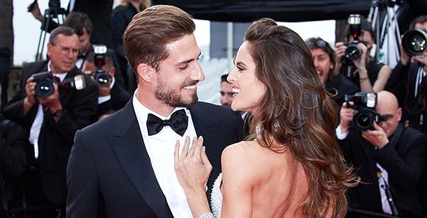 Brezilyalı Model Izabel Goulart, Alman Futbolcu Kevin Trapp İle Evleneceğini Duyurdu