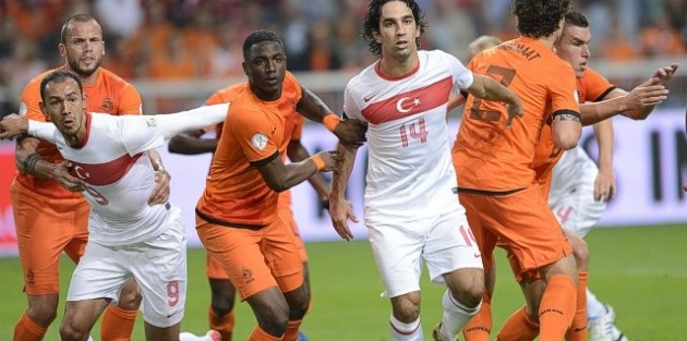 Hollanda Türkiye maç yayını ortada kaldı!