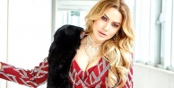 Karantinada olan Hadise'nin yeni pozları yüz binlerce beğeni aldı
