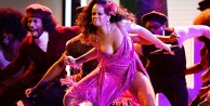 Rihanna'nın Grammy'deki Ağızları Açık Bırakan 'VAHŞİ' Dansından Kareler
